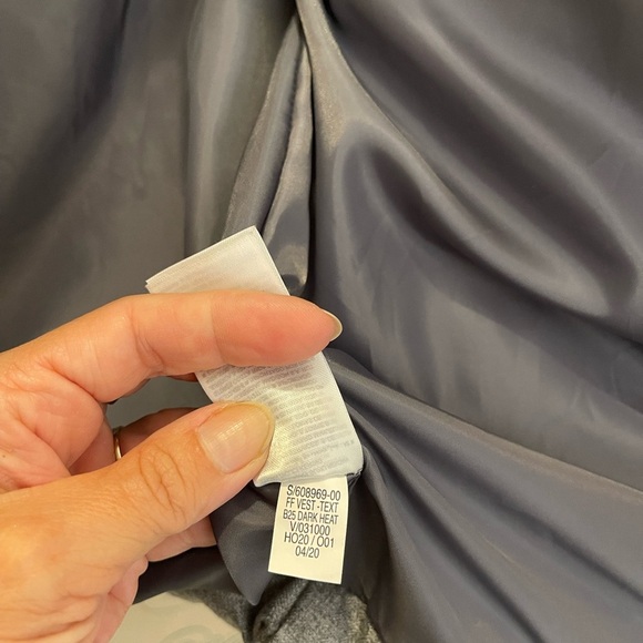 Old Navy Gray  Womens Puffer Vest Zip Pockets Fall Fashion Weather Lg Snap EUC - Picture 11 of 13